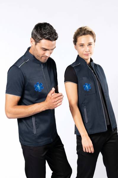 Personnalisation en broderie de vêtement pour ambulancier à Salon de Provence