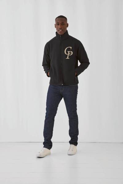 Toulon – Élégance marine Veste technique brodée pour une équipe associative toulonnaise : imperméable, personnalisée, et visible sur le terrain.